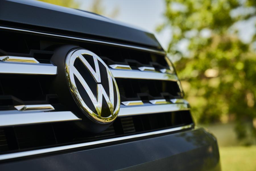 Логотип Volkswagen Atlas V6 4Motion 2017 года  (фото 28 из 52)